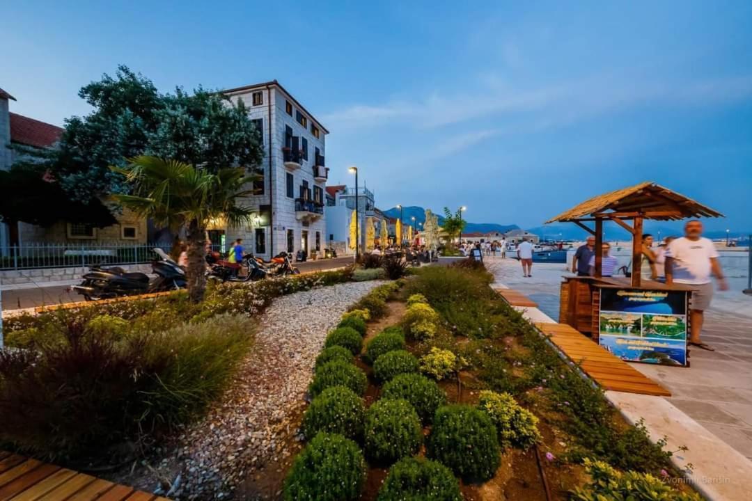 Villa Apartments Brecic 1 Kaštela Exterior foto